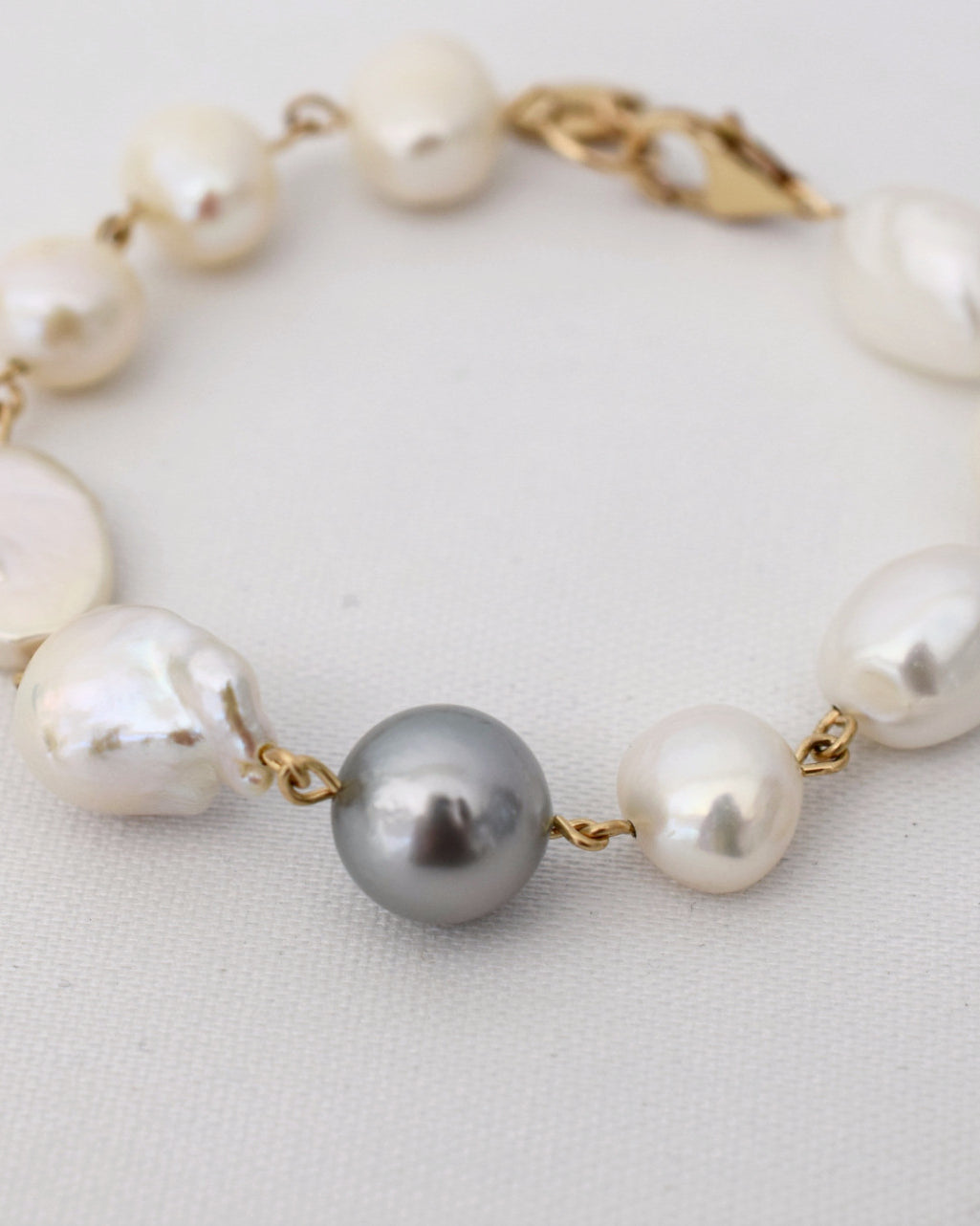 Pearl Medley Bracelet - MILK VELVET PEARLS