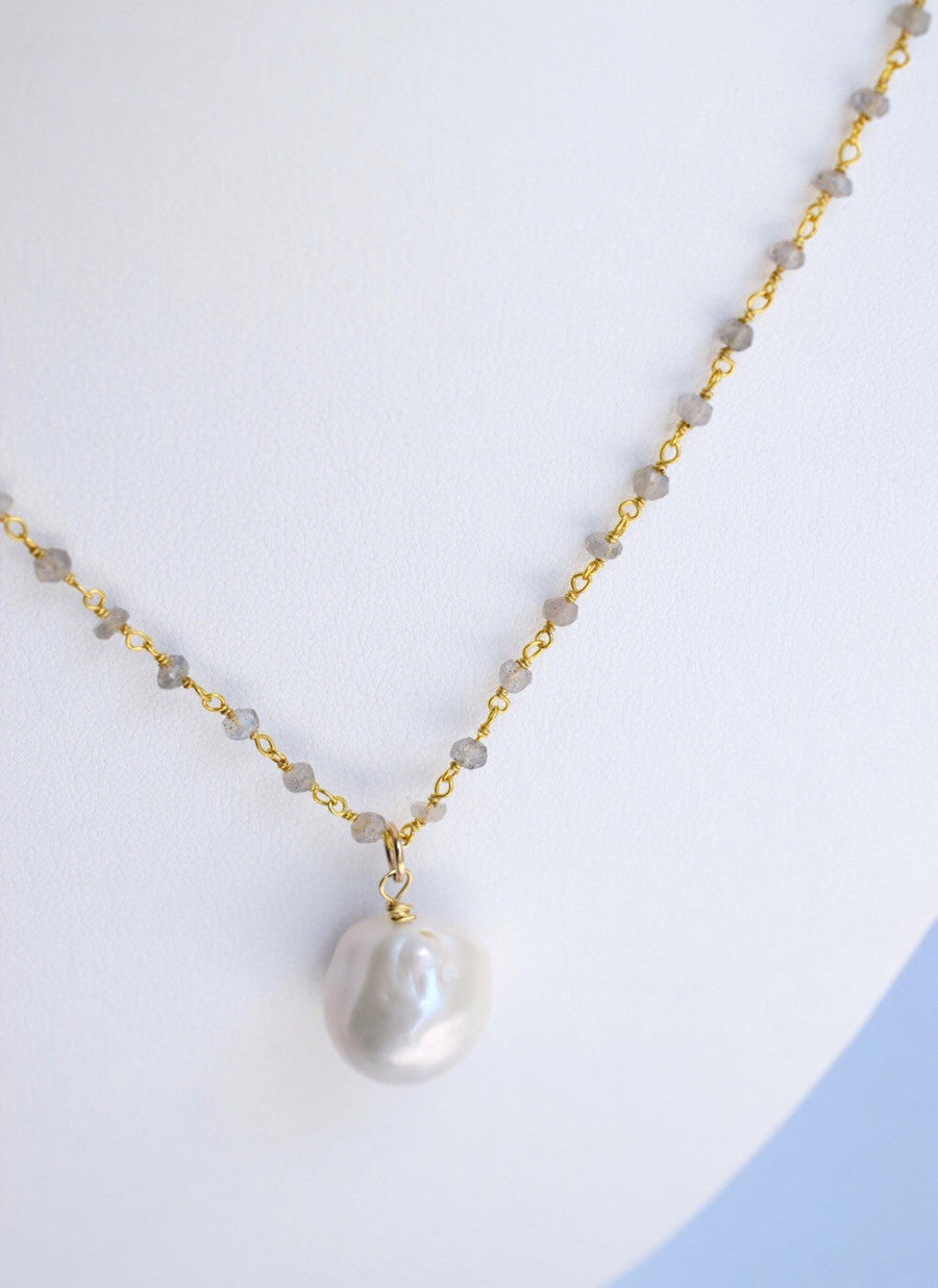 Precious Jewels Necklace - MILK VELVET PEARLS