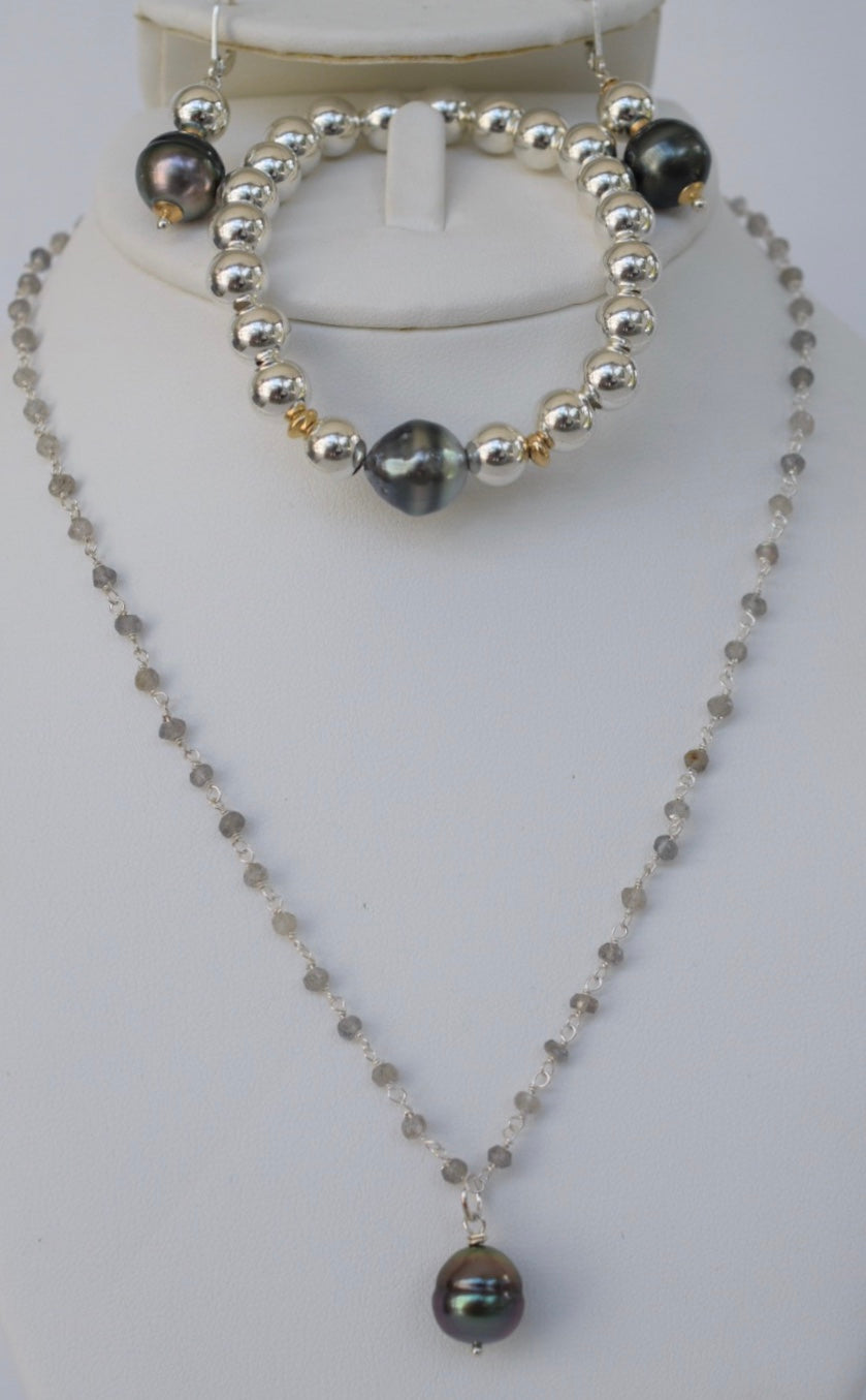 Sterling Silver Labradorite Rosary Chain with Tahitian Pearl Pendant - MILK VELVET PEARLS