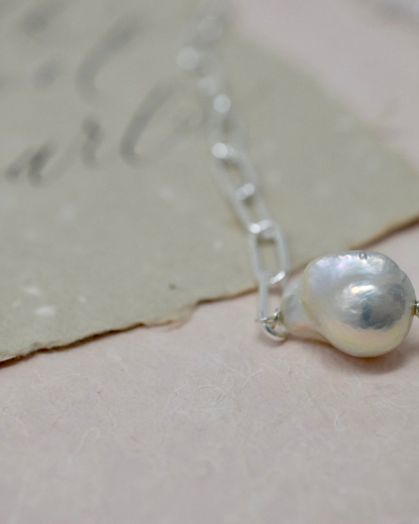 Moving Mountains Necklace - MILK VELVET PEARLS