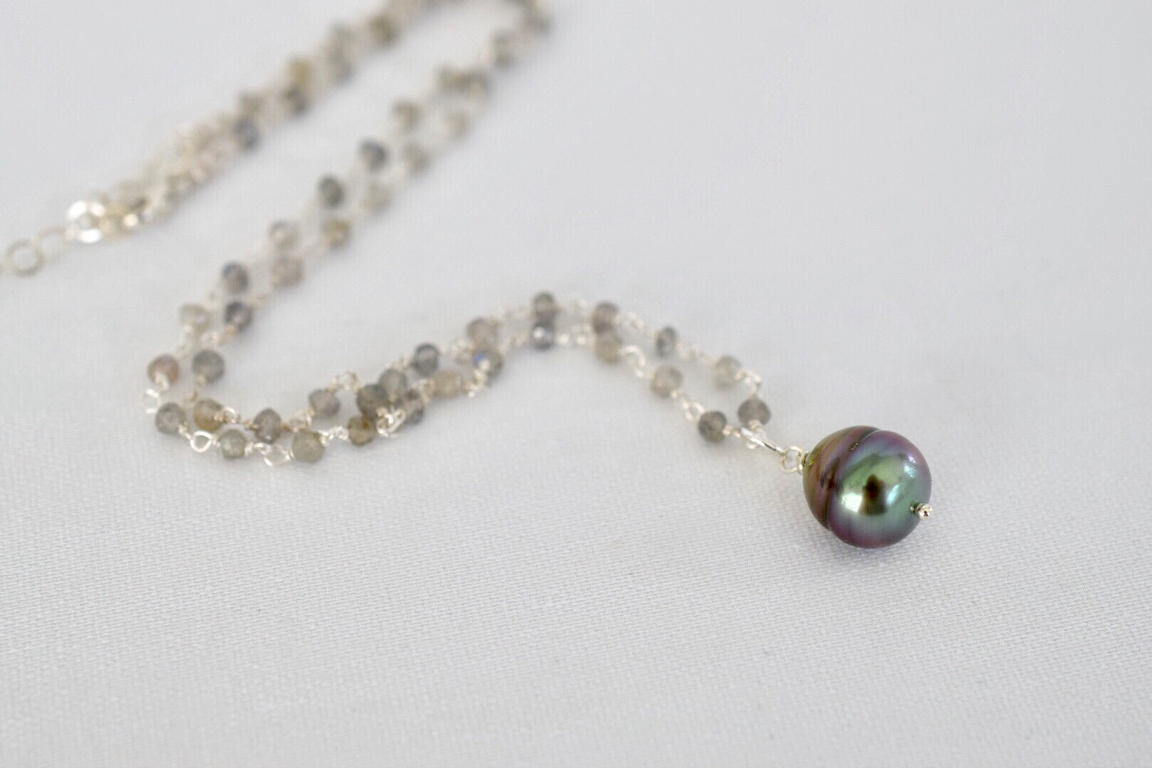 Sterling Silver Labradorite Rosary Chain with Tahitian Pearl Pendant - MILK VELVET PEARLS