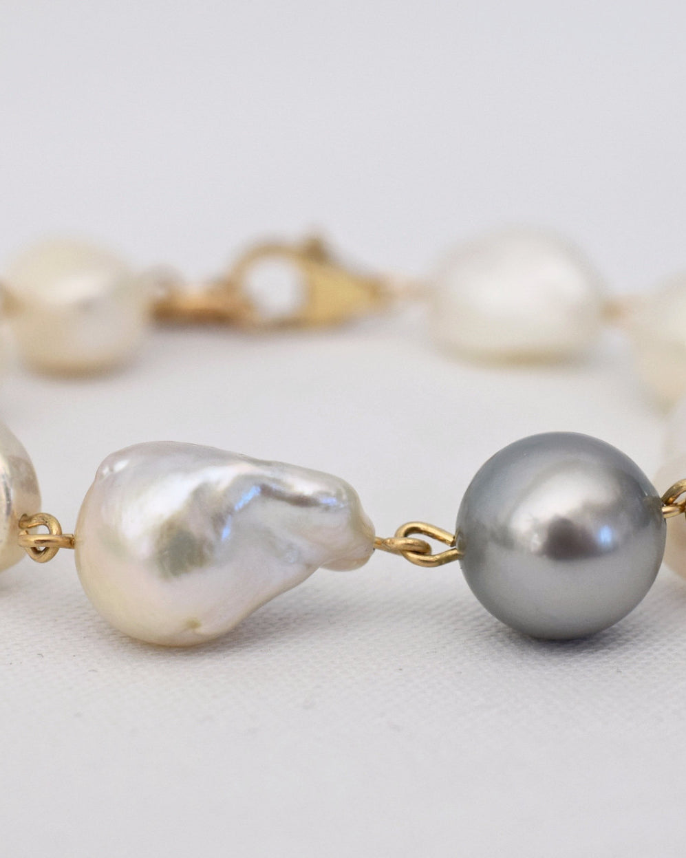 Pearl Medley Bracelet - MILK VELVET PEARLS