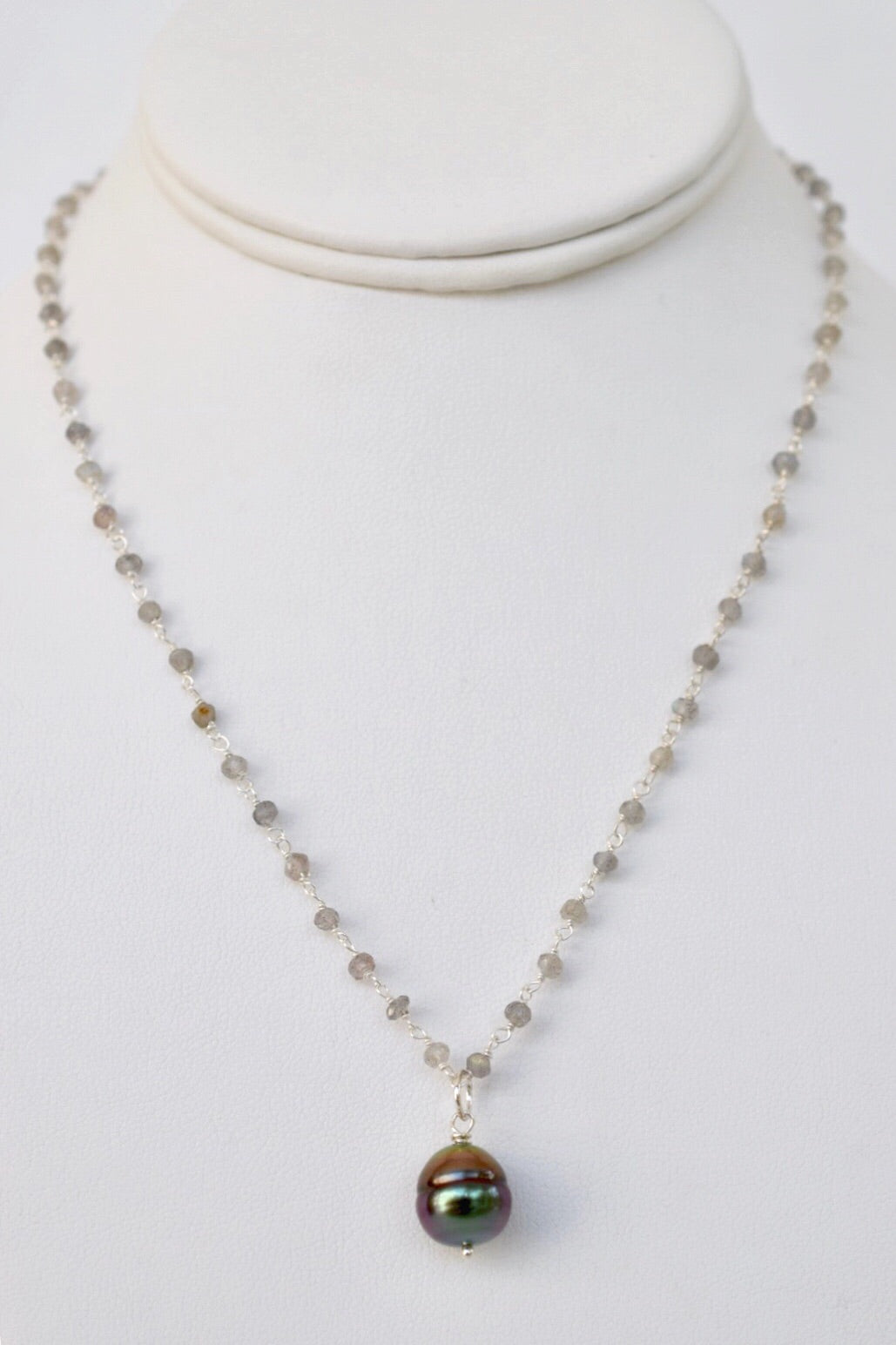 Sterling Silver Labradorite Rosary Chain with Tahitian Pearl Pendant - MILK VELVET PEARLS