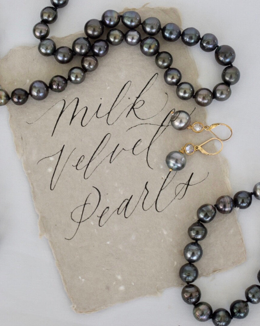 Black Tahitian Pearl Bracelet - MILK VELVET PEARLS