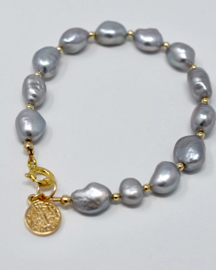 Peace in Thy Strength :: Gray Pearl Bracelet - MILK VELVET PEARLS