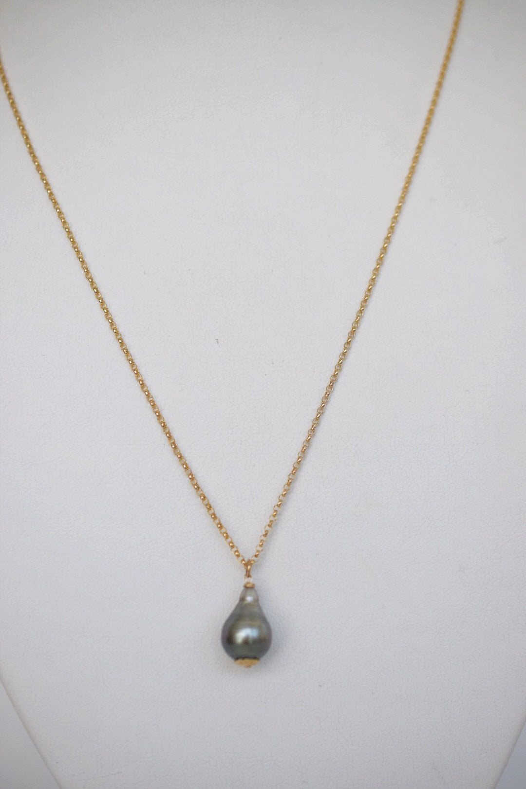 Tahitian Pearl ~ Simple 14k GF Chain Necklace - MILK VELVET PEARLS