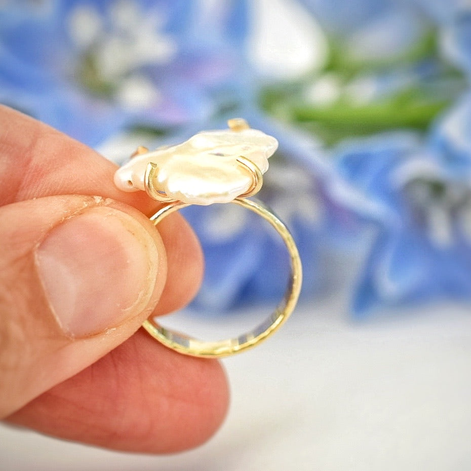 Lily Blossom - Dainty Keshi Pearl Ring, 14k gold filled - MILK VELVET PEARLS