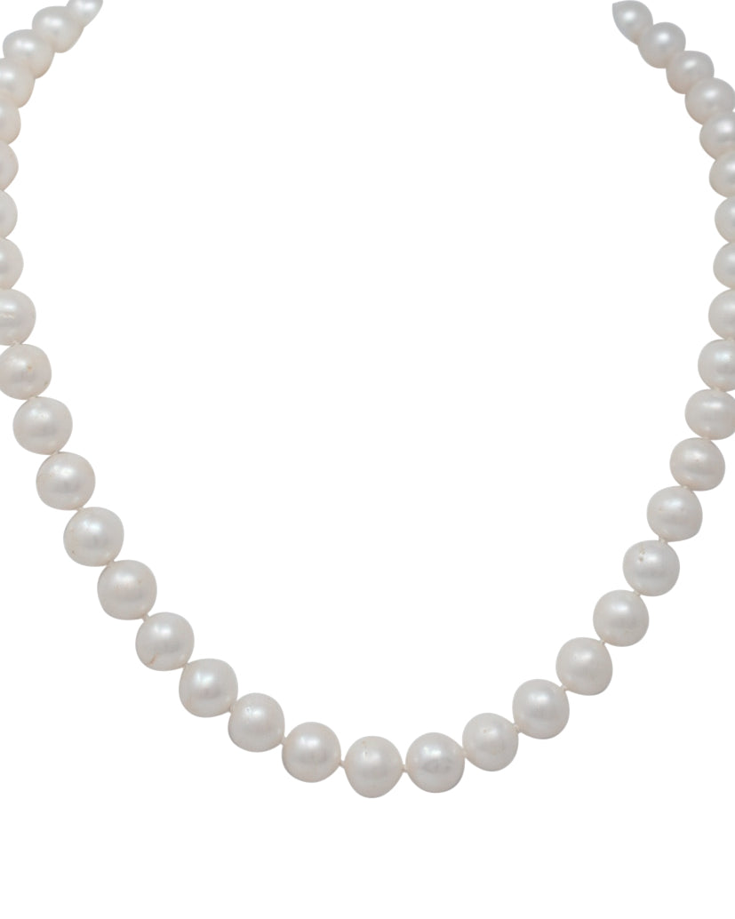 Beholden - Classic Pearl Strand Necklace - MILK VELVET PEARLS